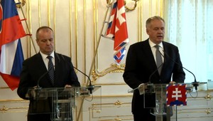 Prezident chce transparentnejšie nákupy obrnených vozidiel