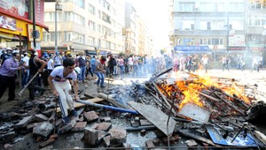 Turecko vyhlásilo generálny štrajk! Hrozí občianska vojna?