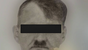 Na batohu nosil odznaky s hákovým krížom. Muža obvinili a stíhajú väzobne