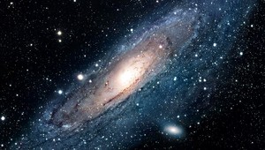 Po vesmírnej havárii zostala obrovská galaxia