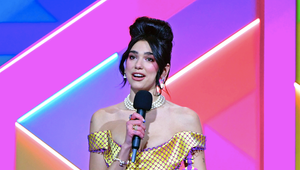 Hudobné ceny Brit Awards sú rozdané, zažiarila Dua Lipa! Publikum ale využili na TENTO test!