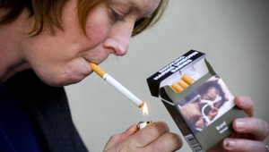 Cigarety majú odstrašiť. Aj hrôzostrašnými fotkami