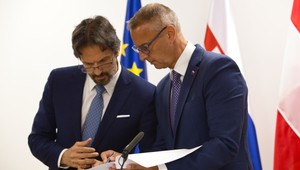 Vláda na výjazdovom rokovaní schválila odškodnenie rodín obetí vlakového nešťastia