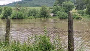 Tretí povodňový stupeň v Zázrivej. Prívalová voda spôsobila problémy