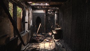 Rodina prišla o strechu nad hlavou. Požiar im zničil úplne všetko