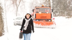 Počasie zapríčinilo viaceré obmedzenia. Pre sneh a ľad uzatvorili Most SNP