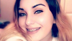 Študentka nezniesla šikanu na internete, zastrelila sa pred svojou rodinou