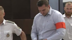 Exstarosta s náramkom nevyviazol. Po takmer ôsmich rokoch ide za mreže