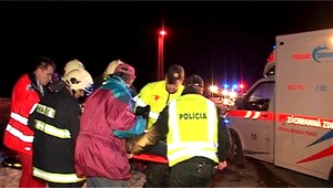 Tragédia na ceste. Chlapec (†11) vbehol pod auto