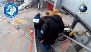 Polícia zadržala troch mužov, po niekoľkých rokoch skrývania skončili vo väzení