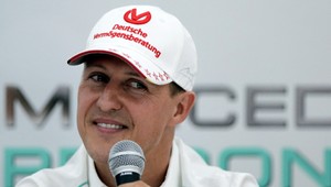 Schumacher (44) je v kritickom stave, do hlavy mu navŕtali diery