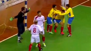 Kombinačný šach-mat vo futsale! Bleskový ťukes a krkolomné zakončenie!