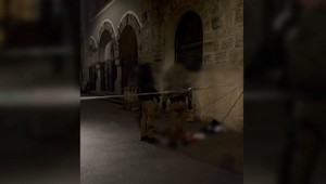 Hádka medzi mužmi skončila útokom a bodnutím