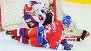 Slováci vyhrali v Prahe 3:2, nakopla ich Sýkorova paráda