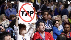 Začal sa zjazd demokratov v USA, úvod poznamenala aféra s e-mailami