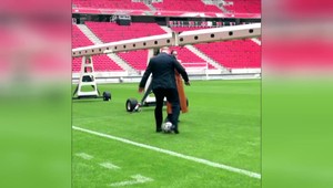 VIDEO: Rokovania diplomatov a prezidentov môžu byť aj na veľmi netradičných miestach