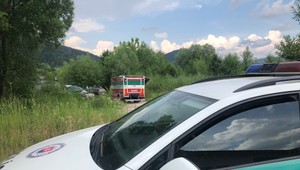 Nepríjemné prebudenie pre rybára. Voda mu v priebehu hodiny zaplavila auto