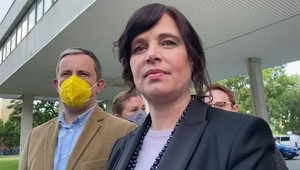 Zvozili ju, či vzali na milosť? Poslanci reagujú na kauzu počítačového hesla Veroniky Remišovej