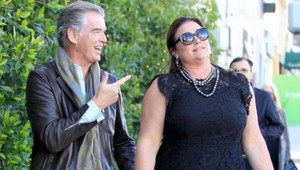 Toto je LÁSKA! Manželka Pierca Brosnana je raz taká ako on