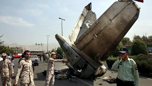 V Iráne sa zrútilo lietadlo, 39 mŕtvych