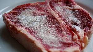 Naši predkovia potraviny solili, údili a sušili