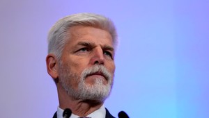 Kandidáta na českého prezidenta Pavla označili za mŕtveho. Žijem, antikampaň dosiahla nové dno, reagoval