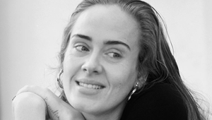 Je to úplne inak! Žiadny raper, Adele sa ukázala po boku TOHTO muža!