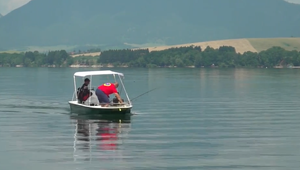 Pátranie po utopených rybároch pokračuje. Už lokalizovali jedného z nich