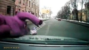 VIDEO: Babka ako superman! Prežila vlastnú smrť