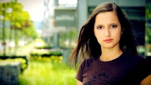 Slovenská študentka zmeškala električku, druhýkrát sa narodila