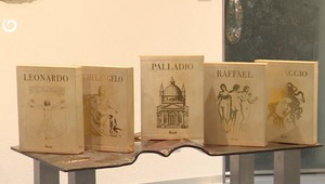 Takto vyzerá čítanie v rukavičkách: Autor viacerých benátskych stavieb sa dočkal exkluzívnej publikácie