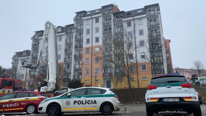Požiar na sídlisku: Obyvateľov zasiahnutého vchodu museli evakuovať