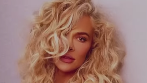 Spoznáva sa ešte pri pohľade do zrkadla?! Z pôvodne bacuľatej tmavovlásky je iný človek!