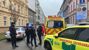 Muž na ulici v Brne dobodal ženu. Na mieste podľahla zraneniam
