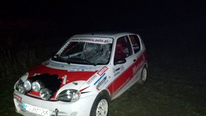 V Liptovských Sliačoch vyletelo auto z trate, zachytilo usporiadateľa