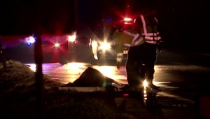 Smrť ženy uprostred polí: Vodička zastavila a vyšla z auta, v tom ju zrazilo iné vozidlo, ktoré nezastavilo