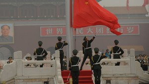 Červená Čína je ešte červenšia. Takto oslavujú komunisti