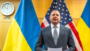 Zelenskyj odvolal Jermaka. Bývalý šéf kancelárie teraz mieri na front