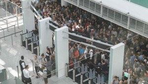 Chaos na letisku. Žena zapríčinila zrušenie 200 letov