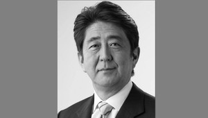 Japonský expremiér Šinzó Abe, ktorého postrelil atentátnik, zomrel