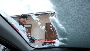 ZOZNAM: Toto by ste určite mali mať pri sebe, ak kvôli počasiu niekde uviaznete