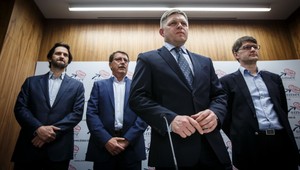 Dva roky Ficovej vlády. Parazitovanie na ľudoch, hlási opozícia