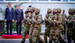 Parlament schválil dobrovoľnú vojenčinu, armáde chýbajú zálohy