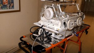 V nemocnici zasahovali hasiči. Lekári zostali s dieťaťom v inkubátore vo výťahu