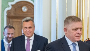 Slovensko prekročilo dlhovú hranicu. Vláda musí reagovať podľa ústavného zákona