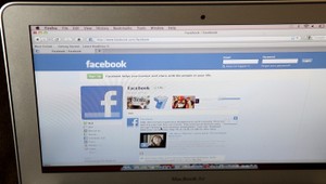 Facebook a Twitter pomáhajú teroristom