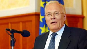 Šéf budapeštianskej diplomacie: Maďarsko nepopustí vo veci Benešových dekrétov