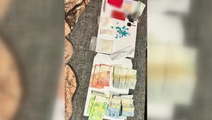 Úspešná drogová razia: Pervitín, marihuana a štyria obvinení