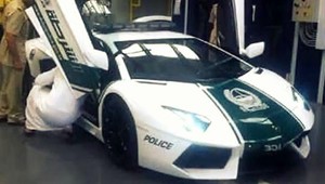 Naši policajti môžu tým dubajským závidieť