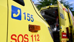 Záchranári zasahovali pri nehode autobusu. Zranilo sa niekoľko osôb